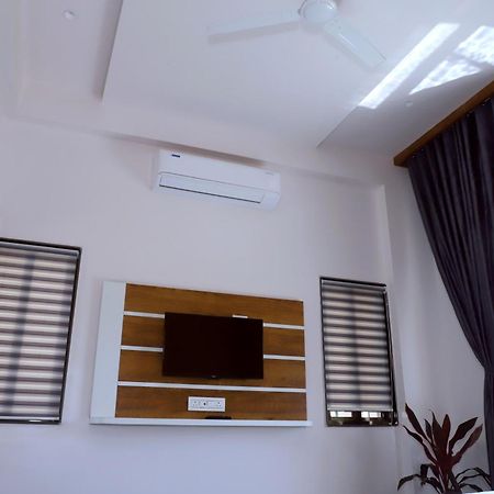 Hotel Grand Khuldabad Luaran gambar