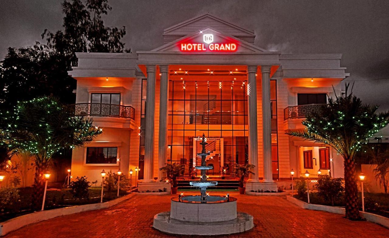 Hotel Grand Khuldabad Luaran gambar
