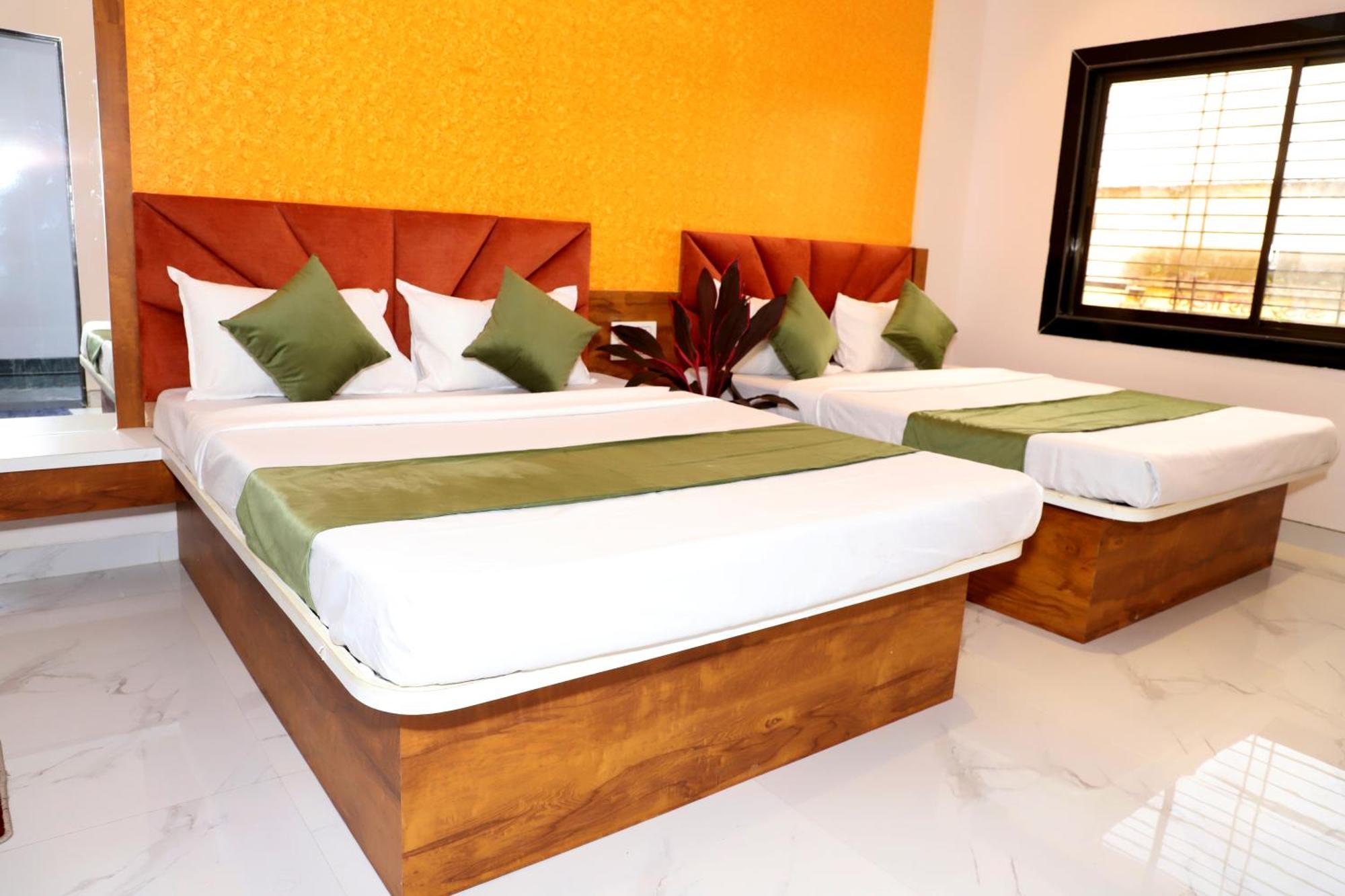 Hotel Grand Khuldabad Luaran gambar