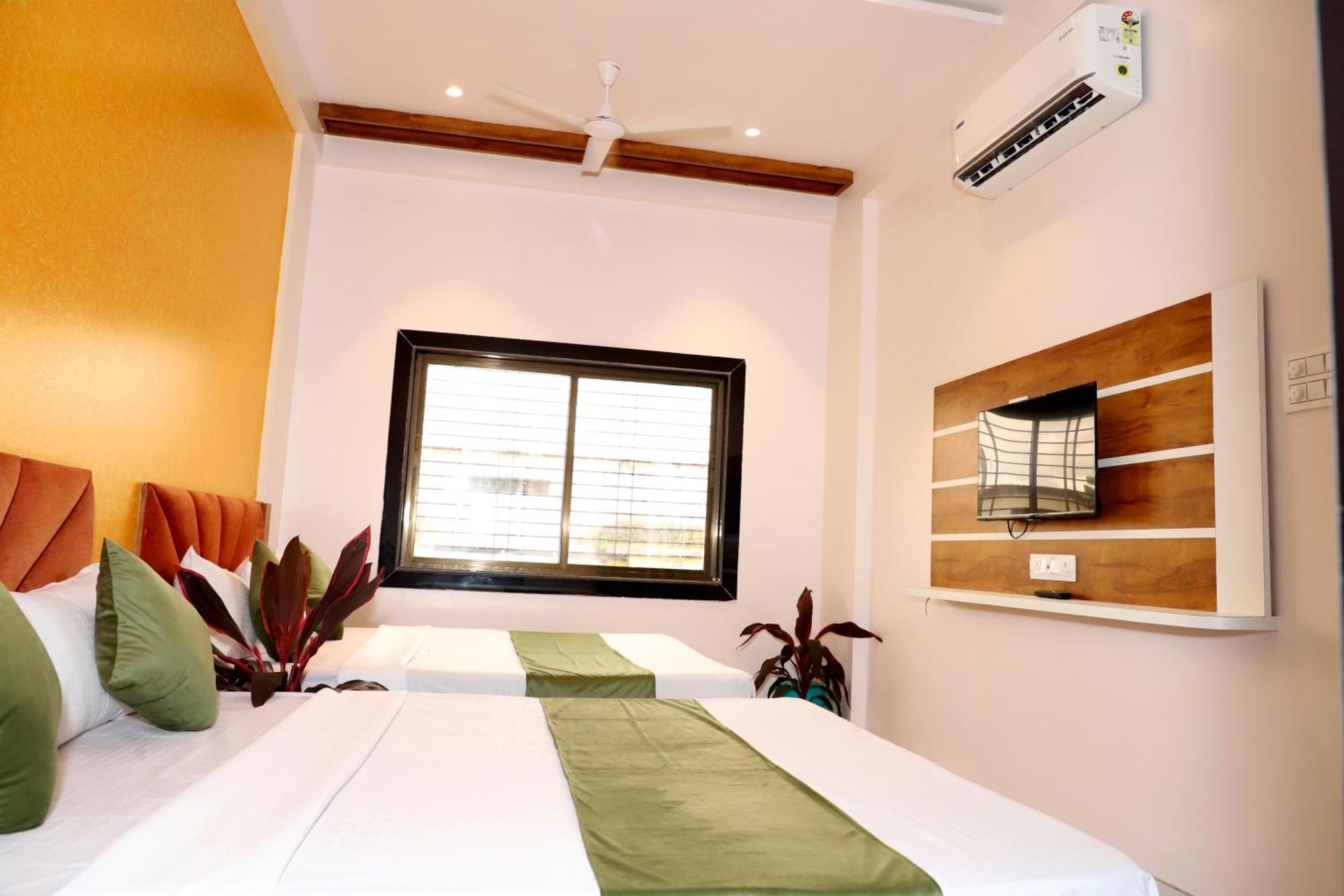 Hotel Grand Khuldabad Luaran gambar
