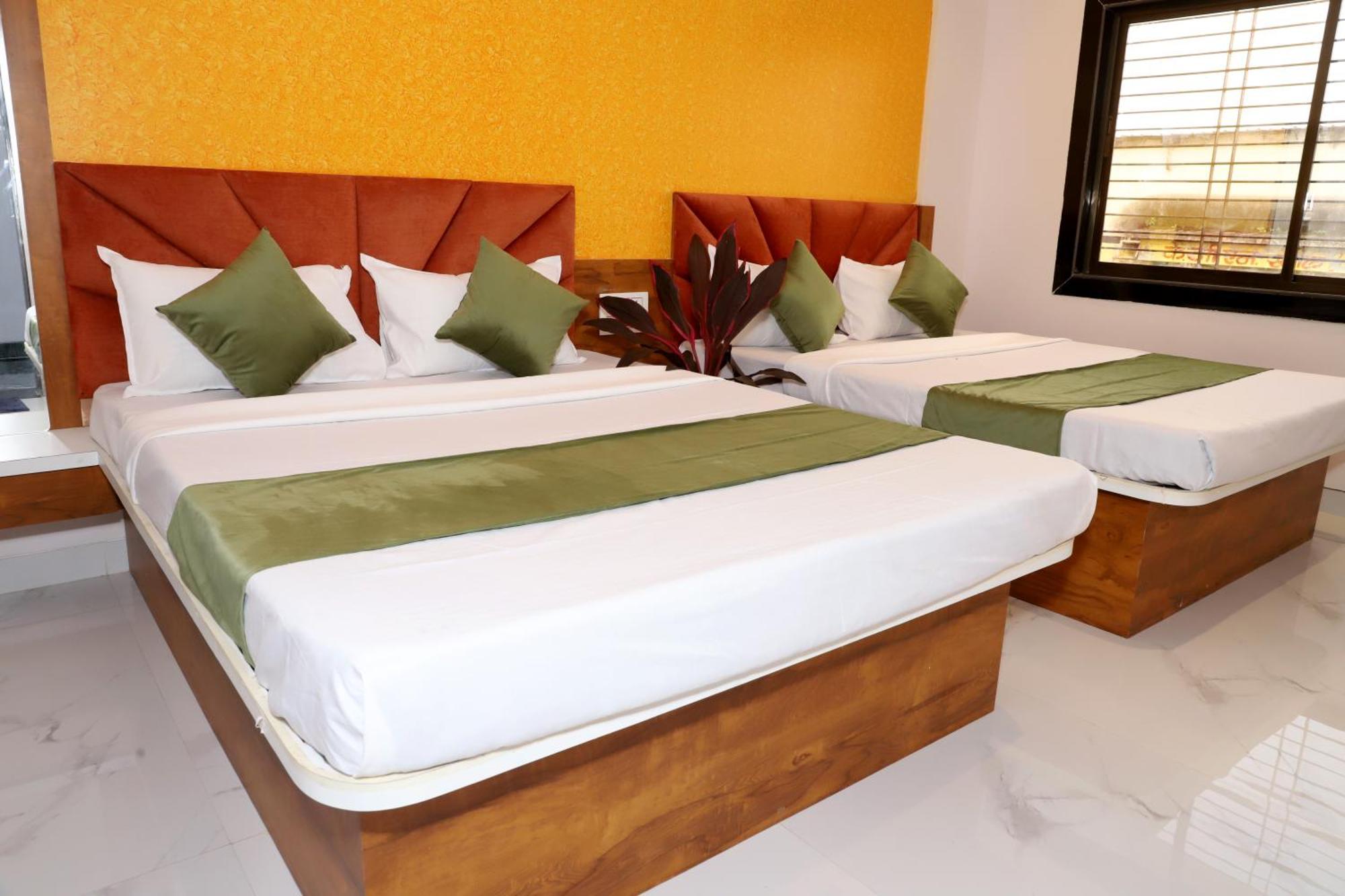 Hotel Grand Khuldabad Luaran gambar
